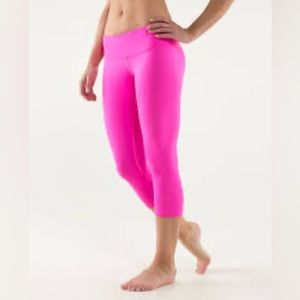 Lululemon Wunder Under Leggings Midi Reversible Raspberry Glo and Black size 8